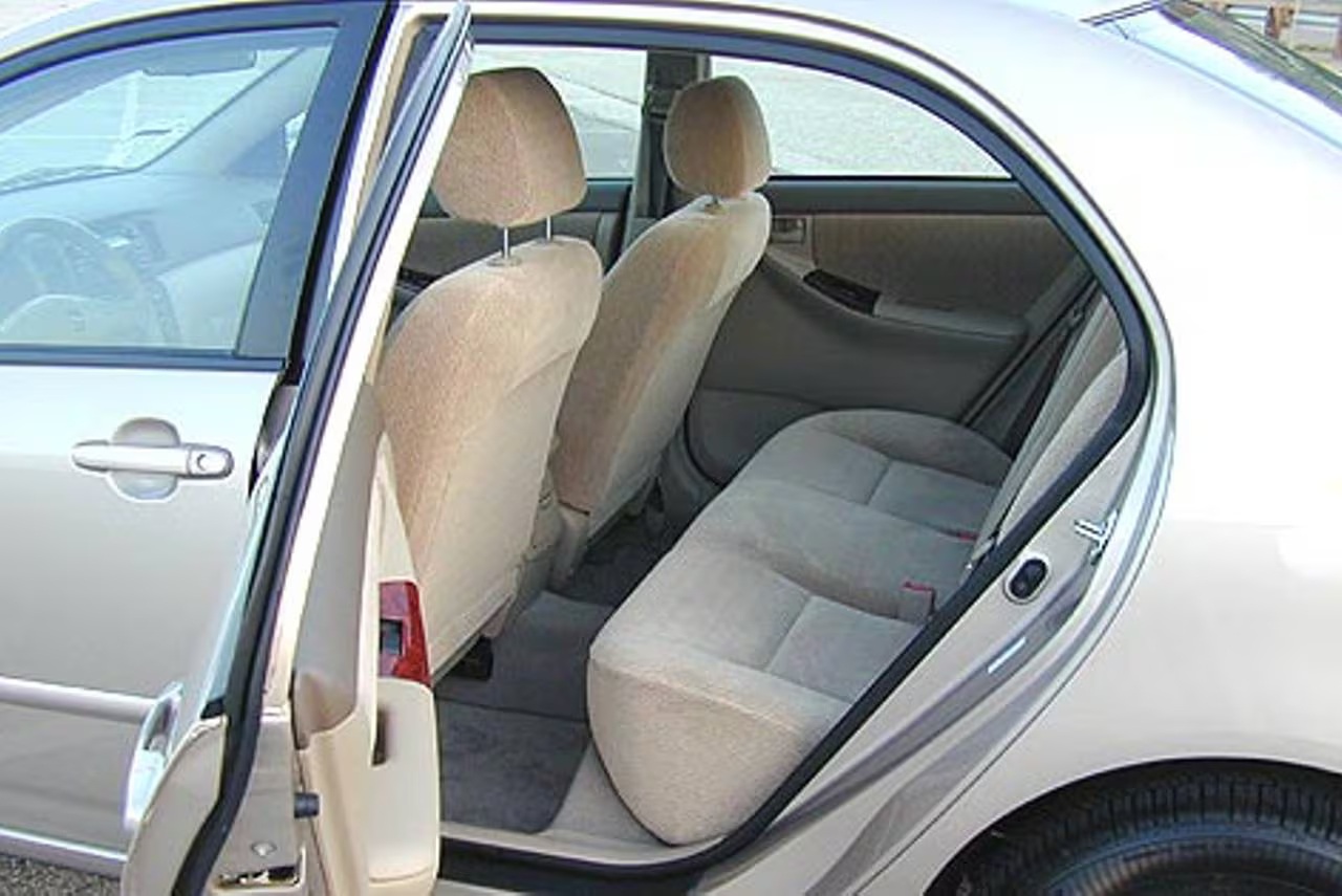 2003_toyota_corolla_sedan_le_ri_oem_2_1280x855