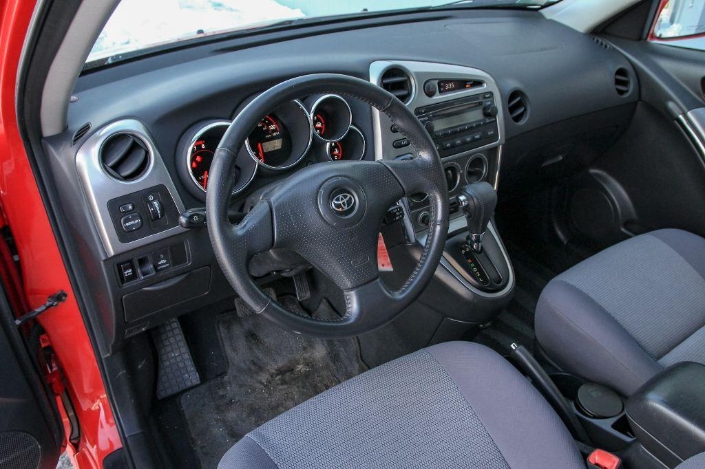 Used-2006-Toyota-COROLLA-MATRIX-XR (1)